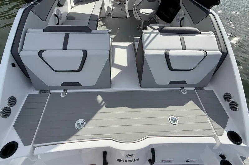 Slide: The Image of Yamaha AR220 2026 - 7