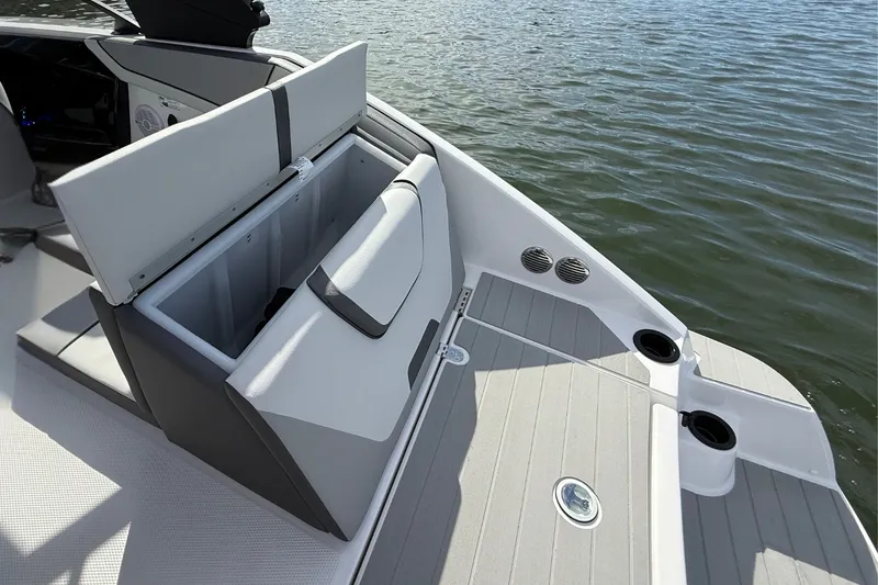 Slide: The Image of Yamaha AR220 2026 - 9