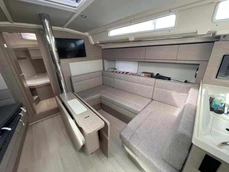 Slide: The Image of Hanse 418 2021 - 5074169