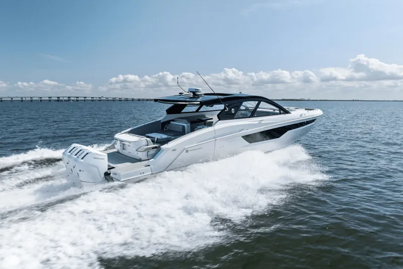 Slide: The Image of Cruisers 50 GLS 2025 - 5299862