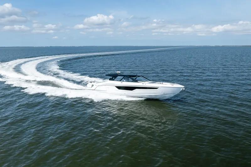 Slide: The Image of Cruisers 50 GLS 2025 - 5299863