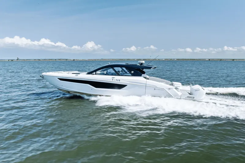 Slide: The Image of Cruisers 50 GLS 2025 - 5299867