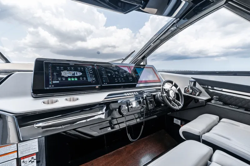 Slide: The Image of Cruisers 50 GLS 2025 - 5299900
