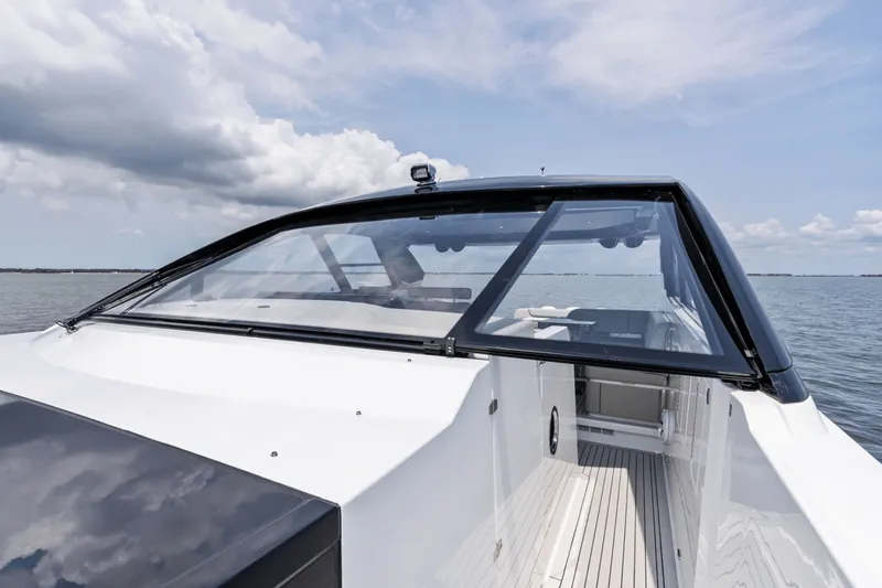 Slide: The Image of Cruisers 50 GLS 2025 - 5299917