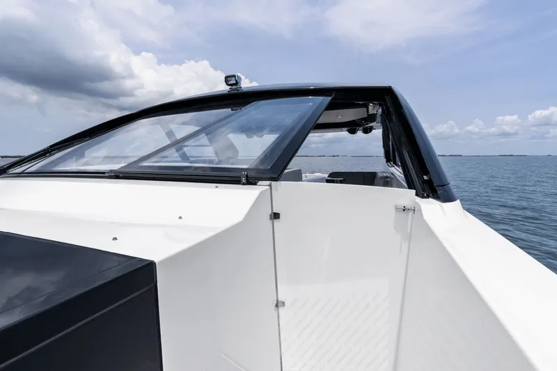 Slide: The Image of Cruisers 50 GLS 2025 - 5299918