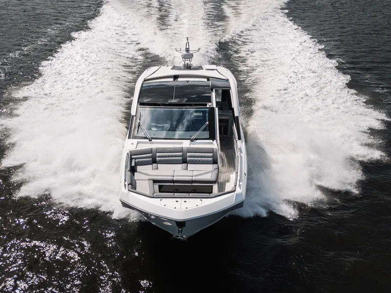 Slide: The Image of Galeon 435 GTO 2025 - 14