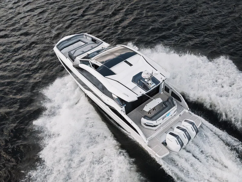 Slide: The Image of Galeon 435 GTO 2025 - 15