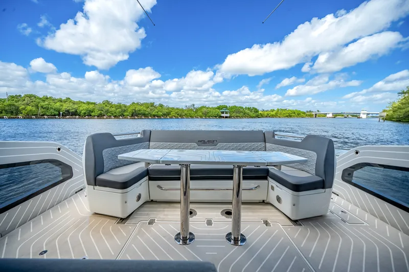 Slide: The Image of Galeon 435 GTO 2025 - 21