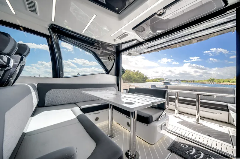 Slide: The Image of Galeon 435 GTO 2025 - 24