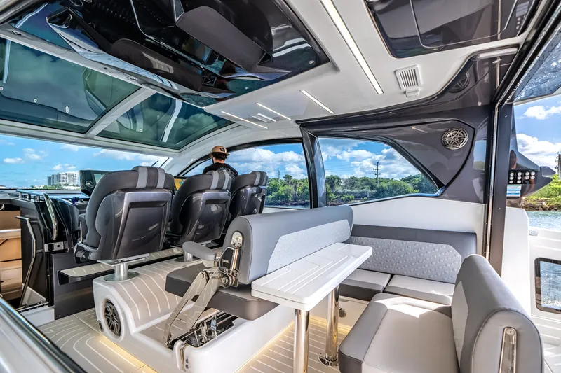 Slide: The Image of Galeon 435 GTO 2025 - 25