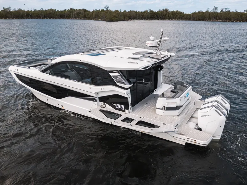 Slide: The Image of Galeon 435 GTO 2025 - 3