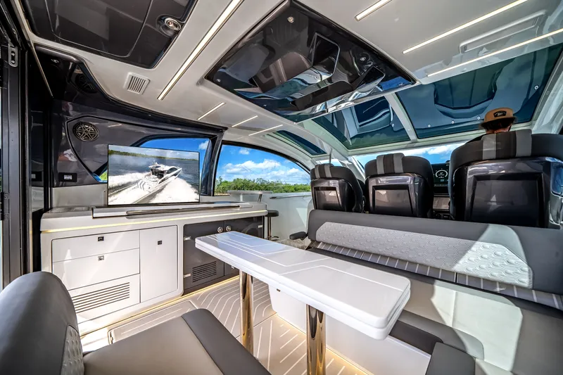 Slide: The Image of Galeon 435 GTO 2025 - 30