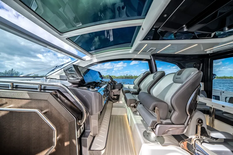 Slide: The Image of Galeon 435 GTO 2025 - 34
