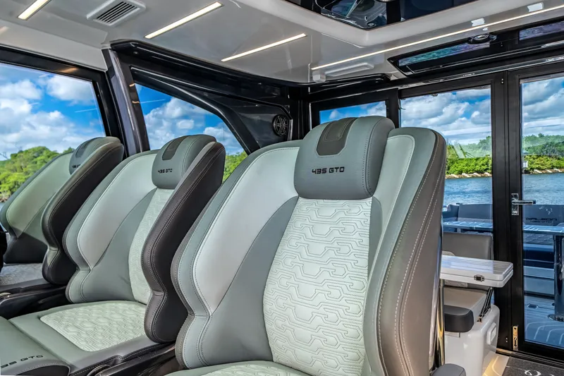 Slide: The Image of Galeon 435 GTO 2025 - 40