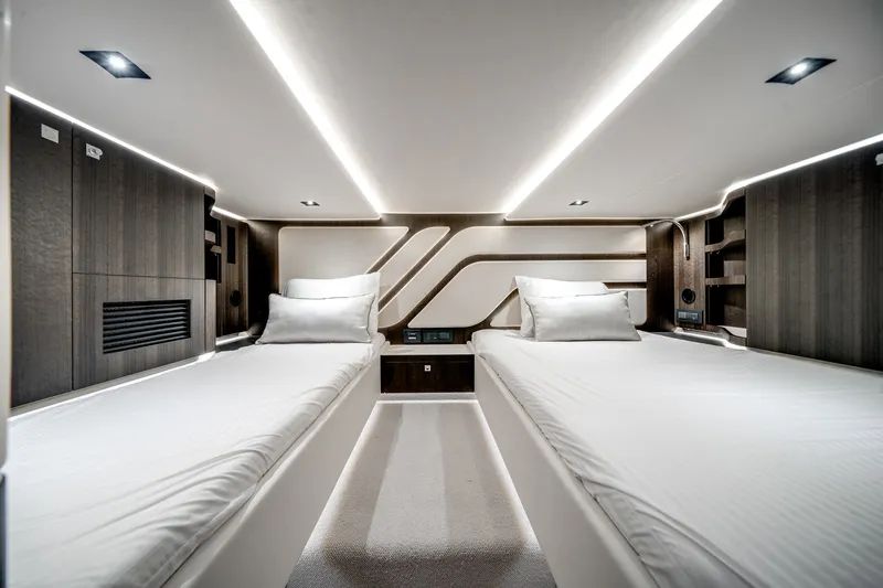 Slide: The Image of Galeon 435 GTO 2025 - 49