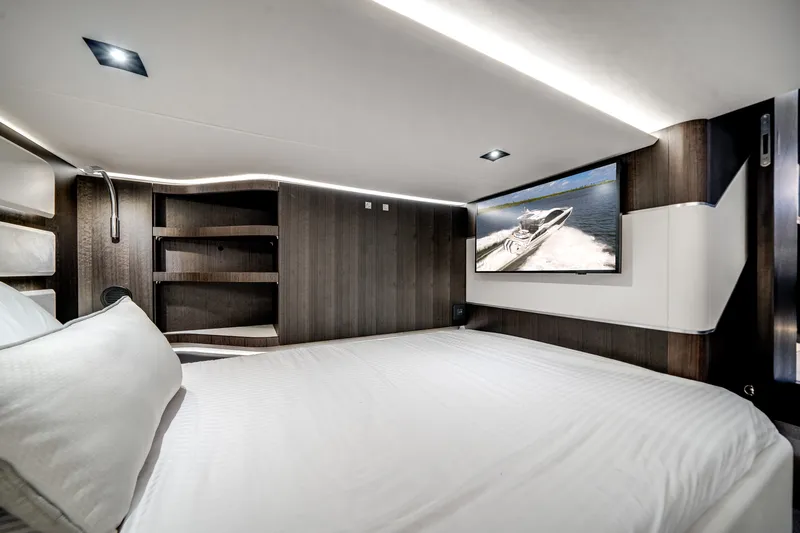 Slide: The Image of Galeon 435 GTO 2025 - 52