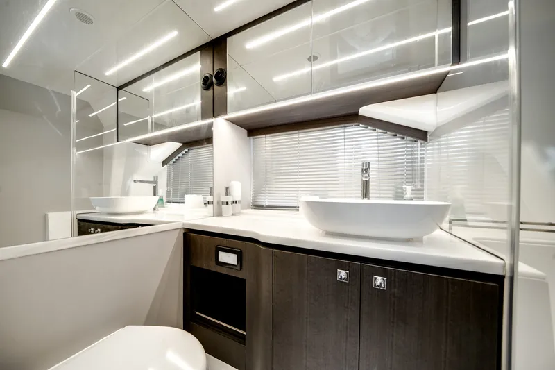 Slide: The Image of Galeon 435 GTO 2025 - 55