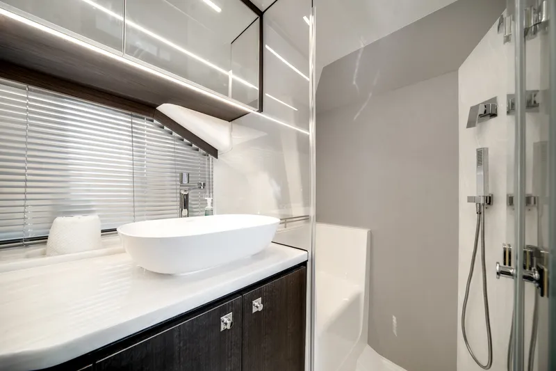 Slide: The Image of Galeon 435 GTO 2025 - 56