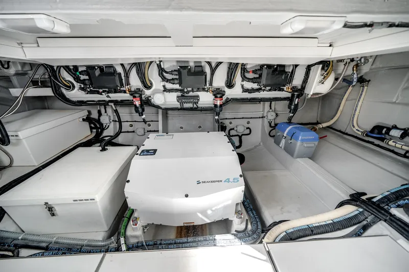 Slide: The Image of Galeon 435 GTO 2025 - 60