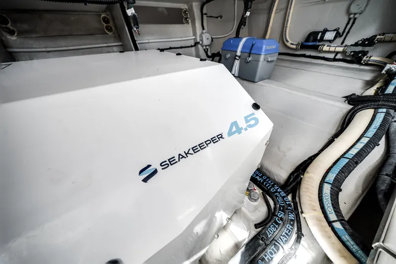 Slide: The Image of Galeon 435 GTO 2025 - 61