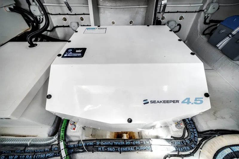 Slide: The Image of Galeon 435 GTO 2025 - 62