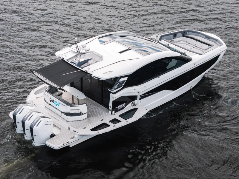 Slide: The Image of Galeon 435 GTO 2025 - 8