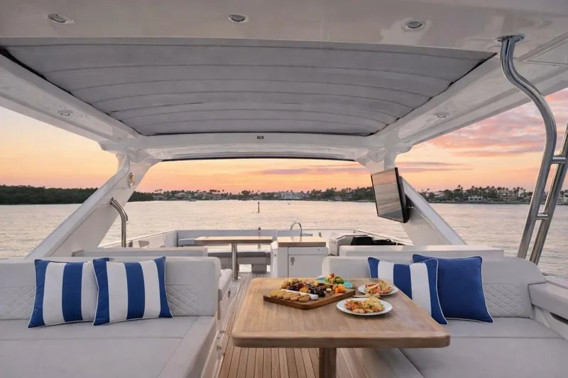 Slide: The Image of Sea Ray L650 Fly 2018 - 5926495