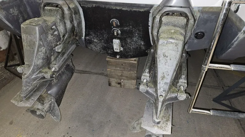 Slide: The Image of Chris-Craft 320 Express Cruiser 1998 - 5867045