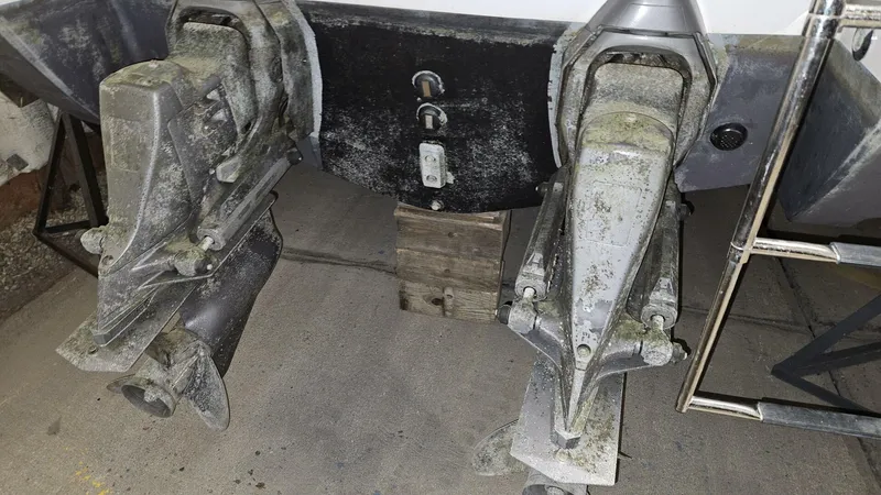 Slide: The Image of Chris-Craft 320 Express Cruiser 1998 - 5867046