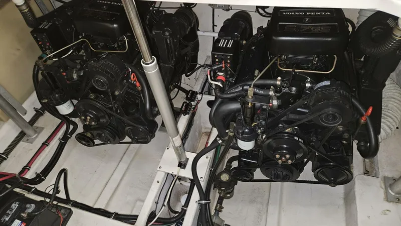 Slide: The Image of Chris-Craft 320 Express Cruiser 1998 - 5867018