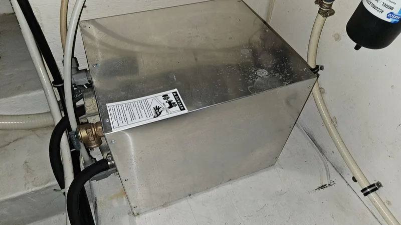 Slide: The Image of Chris-Craft 320 Express Cruiser 1998 - 5866980