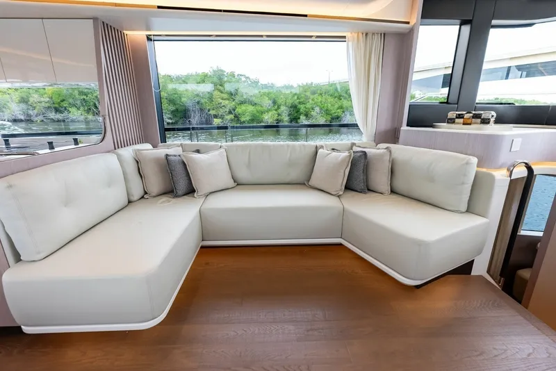 Slide: The Image of 2026 Absolute 62 Navetta NEW - 6710727