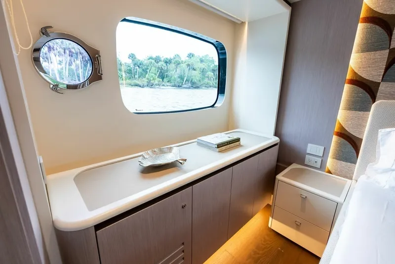 Slide: The Image of 2026 Absolute 62 Navetta NEW - 6710734