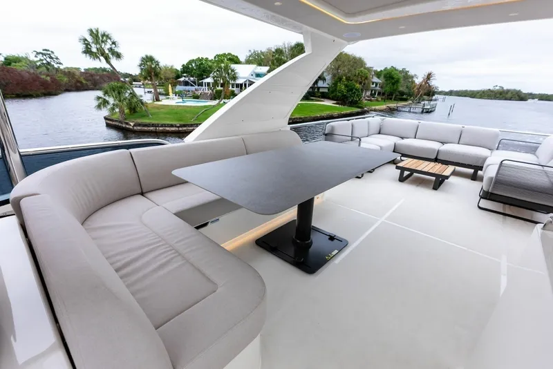 Slide: The Image of 2026 Absolute 62 Navetta NEW - 6710777