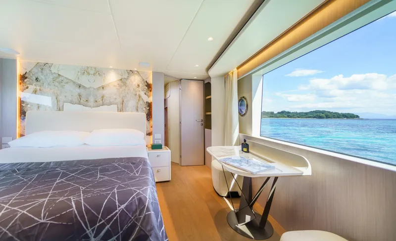 Slide: The Image of 2026 Absolute 62 Navetta NEW - 5199967