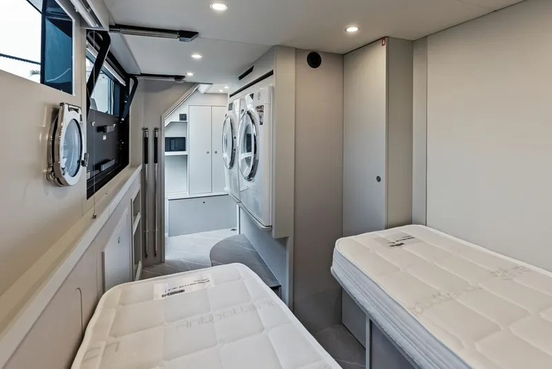 Slide: The Image of 2026 Absolute 62 Navetta NEW - 6710754