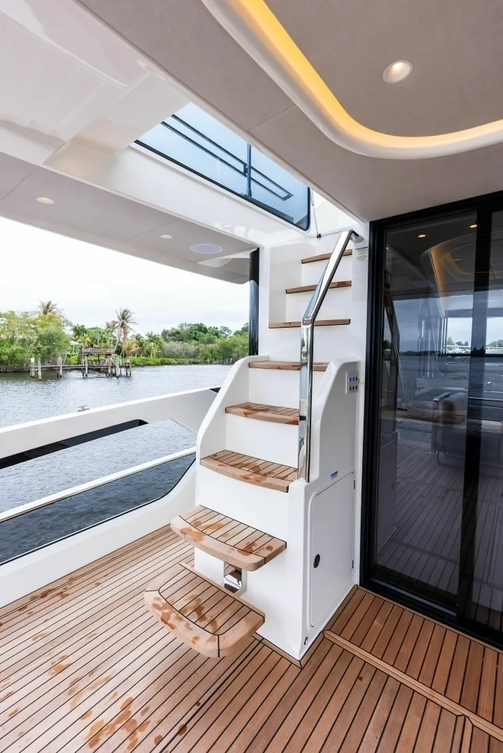 Slide: The Image of 2026 Absolute 62 Navetta NEW - 6710774