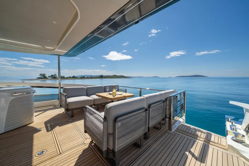 Slide: The Image of 2026 Absolute 62 Navetta NEW - 5199965