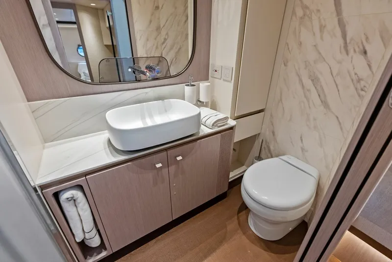 Slide: The Image of 2026 Absolute 62 Navetta NEW - 6710736