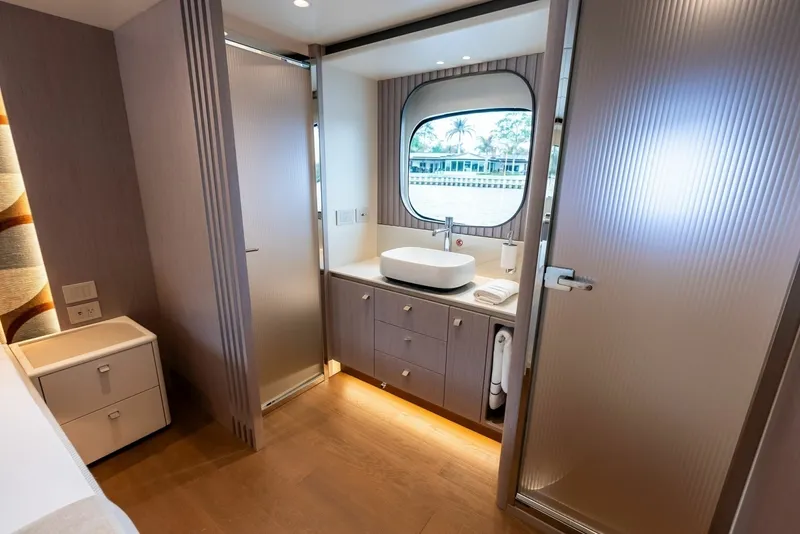 Slide: The Image of 2026 Absolute 62 Navetta NEW - 6710735