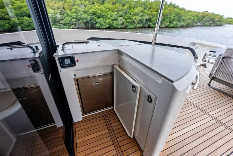 Slide: The Image of 2026 Absolute 62 Navetta NEW - 6710763