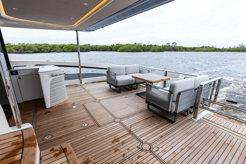 Slide: The Image of 2026 Absolute 62 Navetta NEW - 5998958