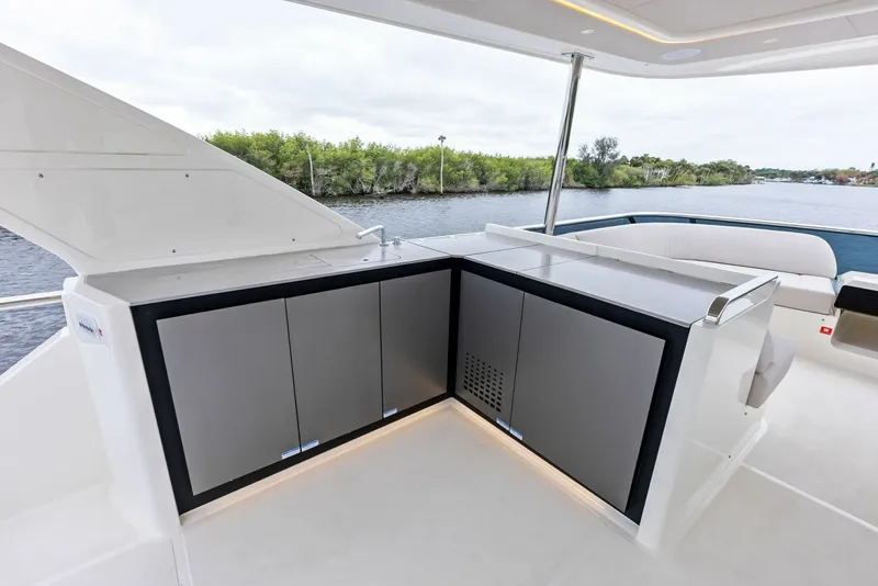 Slide: The Image of 2026 Absolute 62 Navetta NEW - 5998972