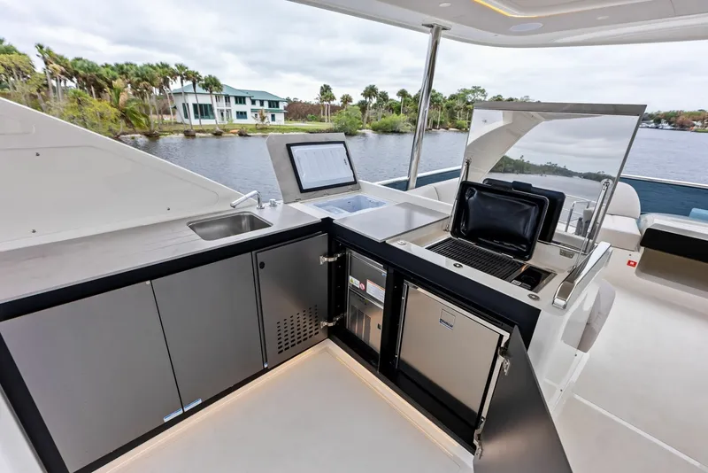 Slide: The Image of 2026 Absolute 62 Navetta NEW - 5998945