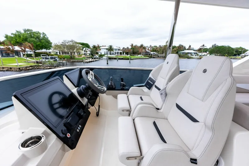 Slide: The Image of 2026 Absolute 62 Navetta NEW - 5998967