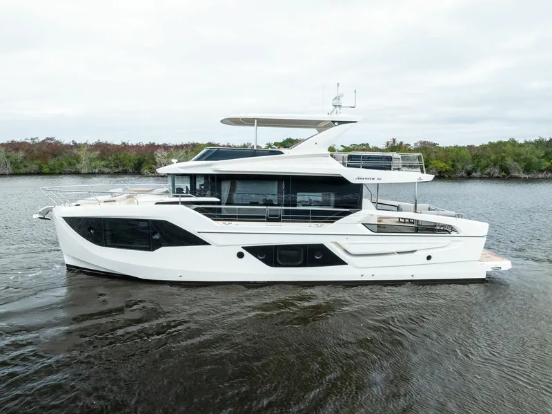 Slide: The Image of 2026 Absolute 62 Navetta NEW - 5999085