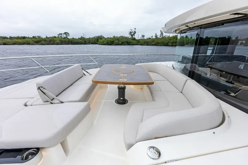 Slide: The Image of 2026 Absolute 62 Navetta NEW - 6710772