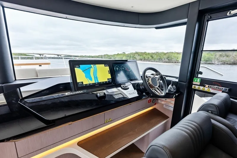 Slide: The Image of 2026 Absolute 62 Navetta NEW - 6710730