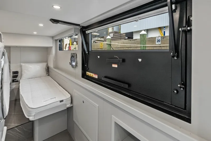 Slide: The Image of 2026 Absolute 62 Navetta NEW - 6710753
