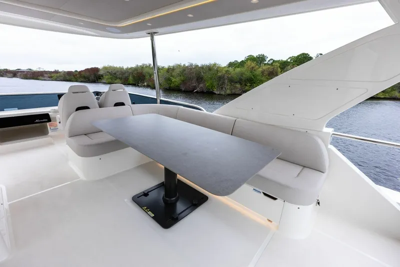 Slide: The Image of 2026 Absolute 62 Navetta NEW - 6710778